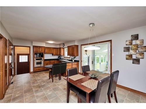 27 Walts Street, Welland, ON - Indoor Photo Showing Dining Room