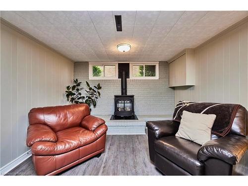 27 Walts Street, Welland, ON - Indoor With Fireplace