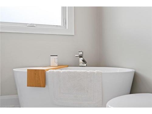 13 Francesco Crescent, St. Catharines, ON - Indoor Photo Showing Bathroom