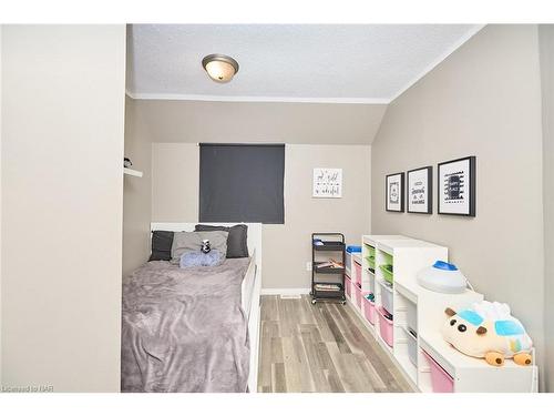 49 St George Street, Welland, ON - Indoor Photo Showing Bedroom