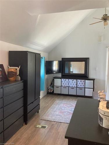 49 St George Street, Welland, ON - Indoor Photo Showing Bedroom