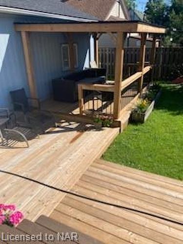 49 St George Street, Welland, ON - Outdoor With Backyard