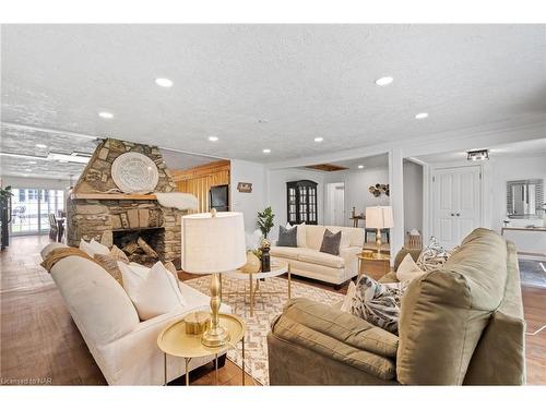 4886 Boughman Lane, Fort Erie, ON - Indoor Photo Showing Living Room With Fireplace