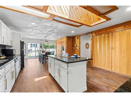 4886 Boughman Lane, Fort Erie, ON - Indoor Photo Showing Kitchen