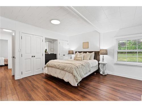 4886 Boughman Lane, Fort Erie, ON - Indoor Photo Showing Bedroom