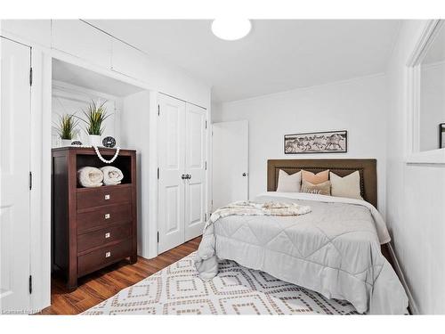 4886 Boughman Lane, Fort Erie, ON - Indoor Photo Showing Bedroom