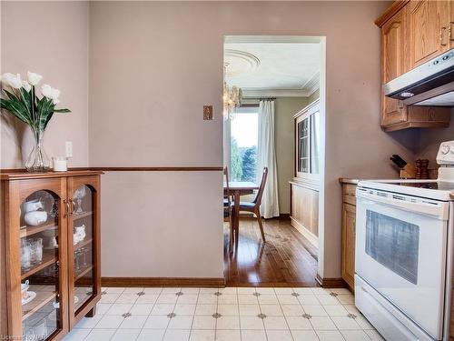 11 Huntington Lane, St. Catharines, ON - Indoor Photo Showing Kitchen