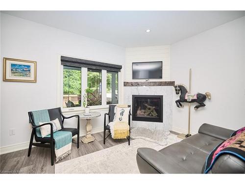 201 Pleasant Avenue N, Ridgeway, ON - Indoor Photo Showing Living Room With Fireplace