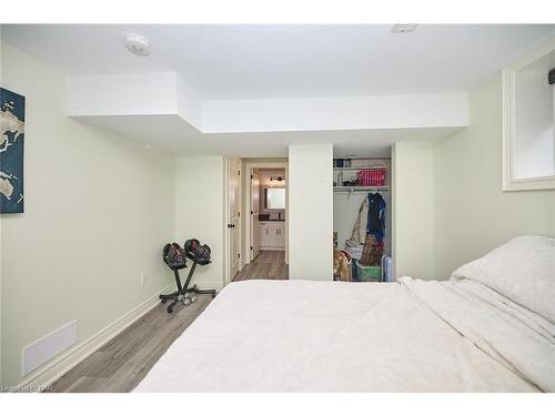 201 Pleasant Avenue N, Ridgeway, ON - Indoor Photo Showing Bedroom