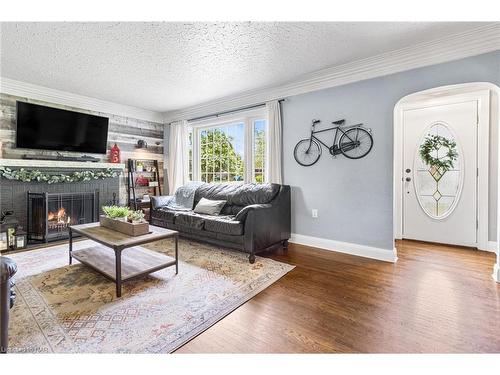 330 Aqueduct Street, Welland, ON - Indoor Photo Showing Living Room With Fireplace