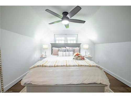 972 Silver Bay Road, Port Colborne, ON - Indoor Photo Showing Bedroom