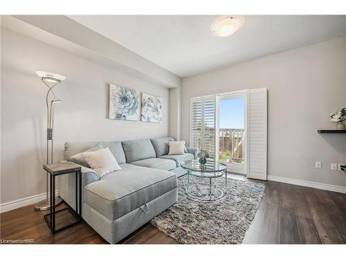 69 Edenrock Drive, Stoney Creek, ON - Indoor Photo Showing Living Room