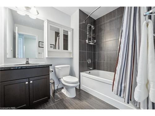 69 Edenrock Drive, Stoney Creek, ON - Indoor Photo Showing Bathroom