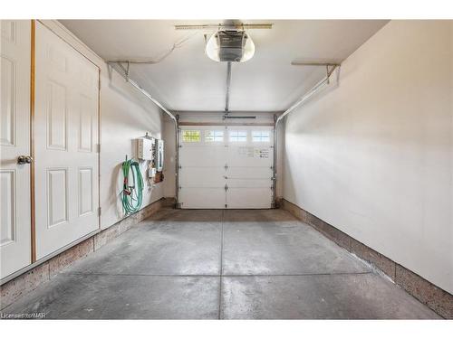 69 Edenrock Drive, Stoney Creek, ON - Indoor Photo Showing Garage