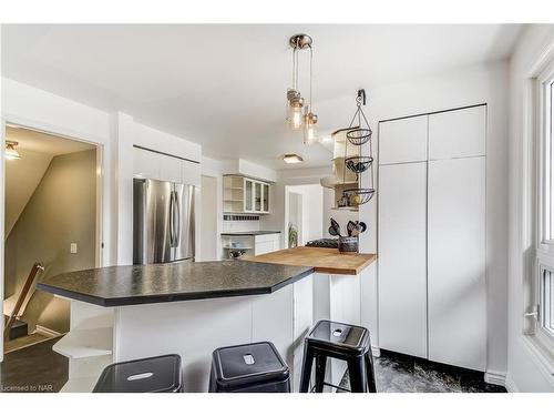 18 Garrison Village Drive, Niagara-On-The-Lake, ON - Indoor Photo Showing Kitchen