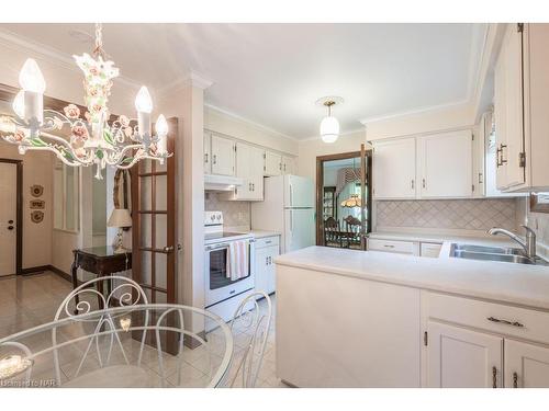 19 Via Dell Monte, St. Catharines, ON - Indoor Photo Showing Kitchen With Double Sink