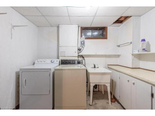 19 Via Dell Monte, St. Catharines, ON - Indoor Photo Showing Laundry Room