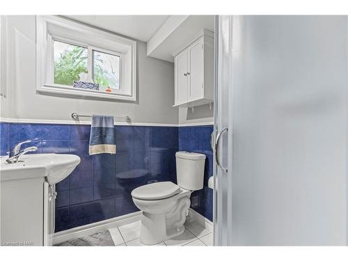 10 Acadia Court, Welland, ON - Indoor Photo Showing Bathroom