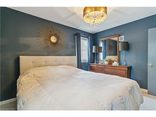 35 Homewood Avenue, Port Colborne, ON - Indoor Photo Showing Bedroom