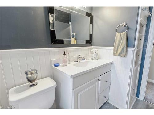 35 Homewood Avenue, Port Colborne, ON - Indoor Photo Showing Bathroom