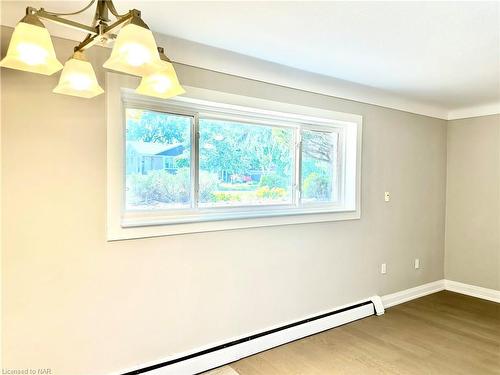 9-286 Vine Street, St. Catharines, ON - Indoor Photo Showing Other Room