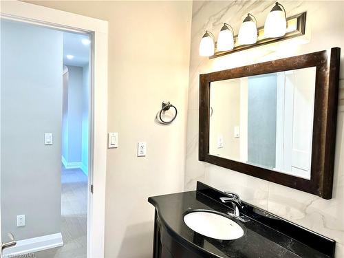 9-286 Vine Street, St. Catharines, ON - Indoor Photo Showing Bathroom