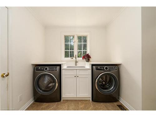 1170 Centre Street, Fenwick, ON - Indoor Photo Showing Laundry Room