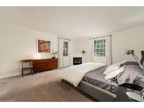 1170 Centre Street, Fenwick, ON - Indoor Photo Showing Bedroom