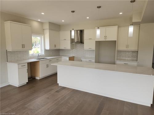 136 Hodgkins Avenue, Thorold, ON - Indoor Photo Showing Kitchen