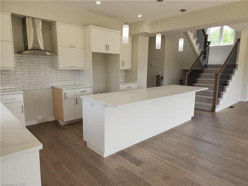 136 Hodgkins Avenue, Thorold, ON - Indoor Photo Showing Kitchen