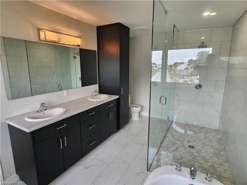 136 Hodgkins Avenue, Thorold, ON - Indoor Photo Showing Bathroom