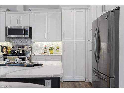 3765 Disher Street, Ridgeway, ON - Indoor Photo Showing Kitchen With Stainless Steel Kitchen With Upgraded Kitchen