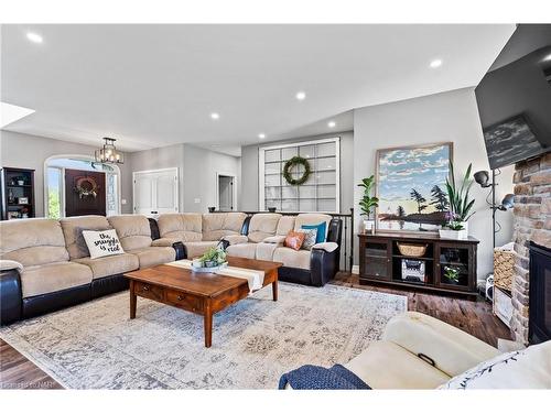 20235 Youngs Road S, Wainfleet, ON - Indoor Photo Showing Living Room With Fireplace