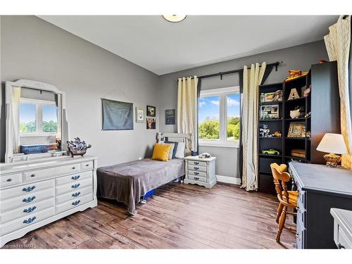 20235 Youngs Road S, Wainfleet, ON - Indoor Photo Showing Bedroom