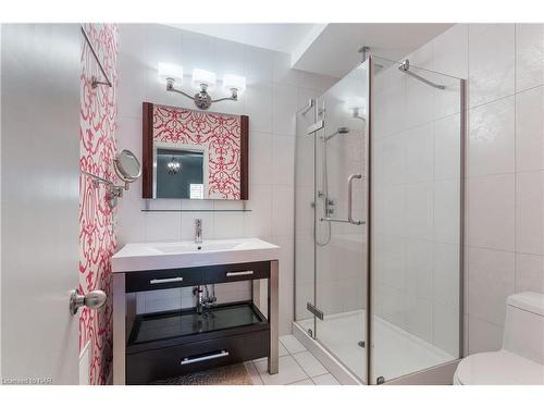 111 Riverdale Drive, St. Catharines, ON - Indoor Photo Showing Bathroom