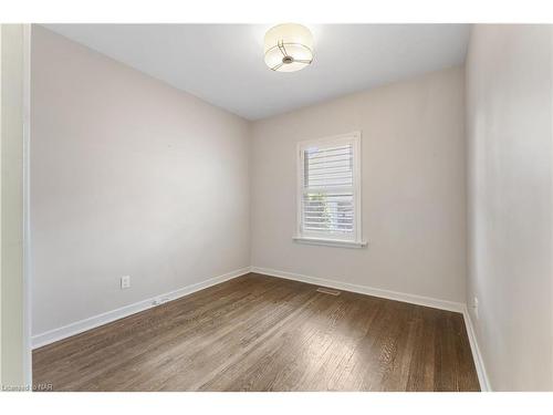 111 Riverdale Drive, St. Catharines, ON - Indoor Photo Showing Other Room
