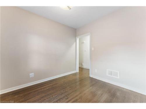 111 Riverdale Drive, St. Catharines, ON - Indoor Photo Showing Other Room