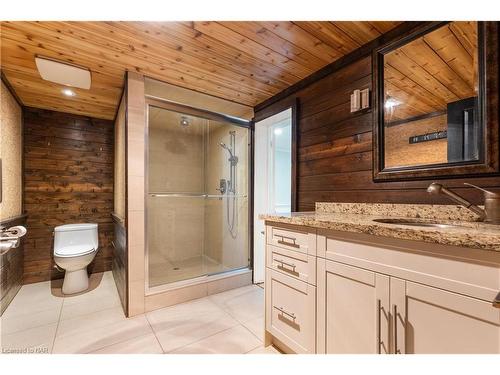 111 Riverdale Drive, St. Catharines, ON - Indoor Photo Showing Bathroom