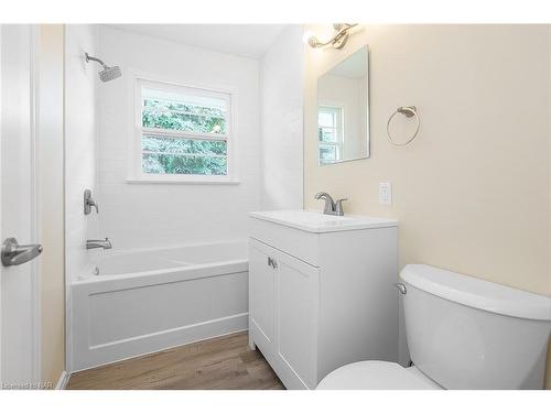 169 Scholfield Avenue, Port Colborne, ON - Indoor Photo Showing Bathroom