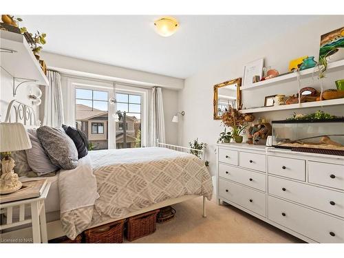 56 Waterview Lane, Grimsby, ON - Indoor Photo Showing Bedroom