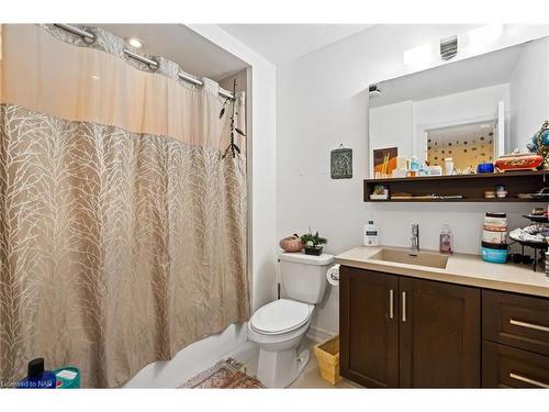 56 Waterview Lane, Grimsby, ON - Indoor Photo Showing Bathroom