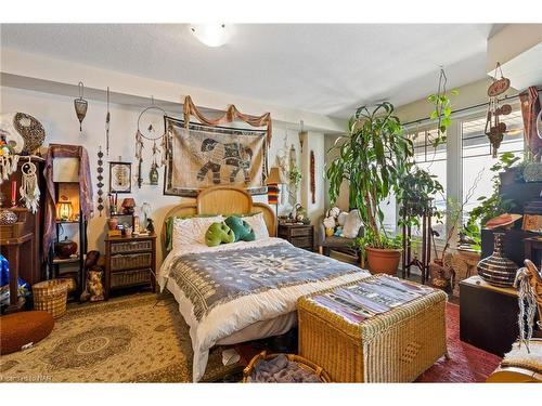 56 Waterview Lane, Grimsby, ON - Indoor Photo Showing Bedroom