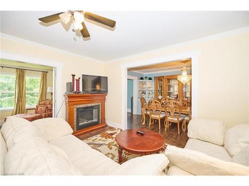 115 Elmwood Avenue, Crystal Beach, ON - Indoor Photo Showing Living Room With Fireplace