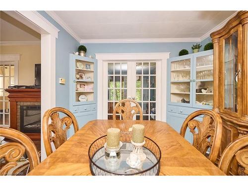 115 Elmwood Avenue, Crystal Beach, ON - Indoor Photo Showing Dining Room