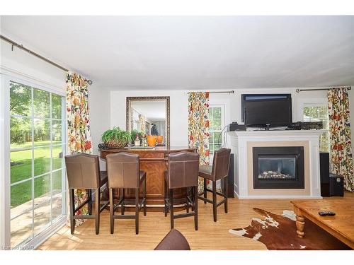 115 Elmwood Avenue, Crystal Beach, ON - Indoor With Fireplace