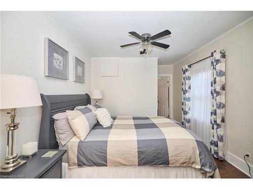 115 Elmwood Avenue, Crystal Beach, ON - Indoor Photo Showing Bedroom