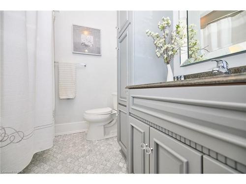 115 Elmwood Avenue, Crystal Beach, ON - Indoor Photo Showing Bathroom