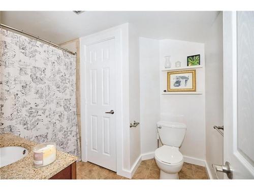 115 Elmwood Avenue, Crystal Beach, ON - Indoor Photo Showing Bathroom