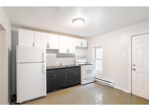 62-64 Mildred Avenue, St. Catharines, ON - Indoor Photo Showing Kitchen