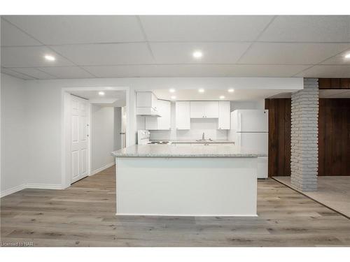 12 Milton Road, St. Catharines, ON - Indoor Photo Showing Kitchen